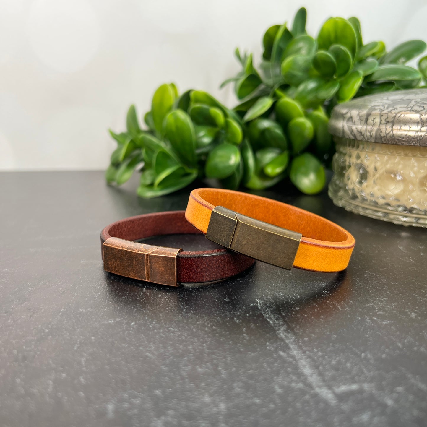 Custom Leather Bracelet – Engraved Unisex Gift with Magnetic Clasp