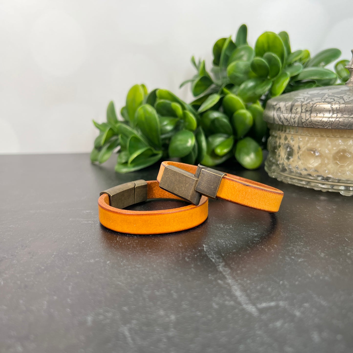 Custom Leather Bracelet – Engraved Unisex Gift with Magnetic Clasp