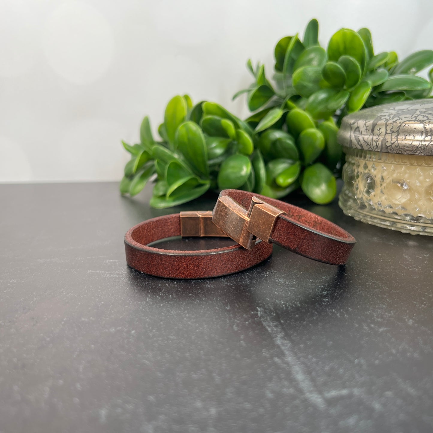 Custom Leather Bracelet – Engraved Unisex Gift with Magnetic Clasp